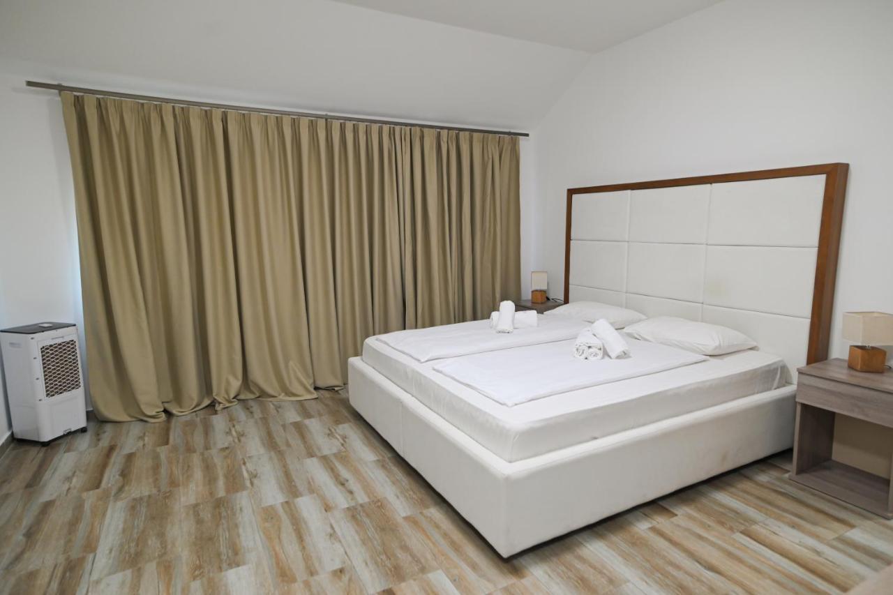 Twenty Park Aparthotel Kikinda ภายนอก รูปภาพ