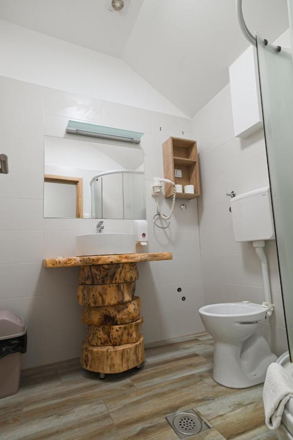 Twenty Park Aparthotel Kikinda ภายนอก รูปภาพ