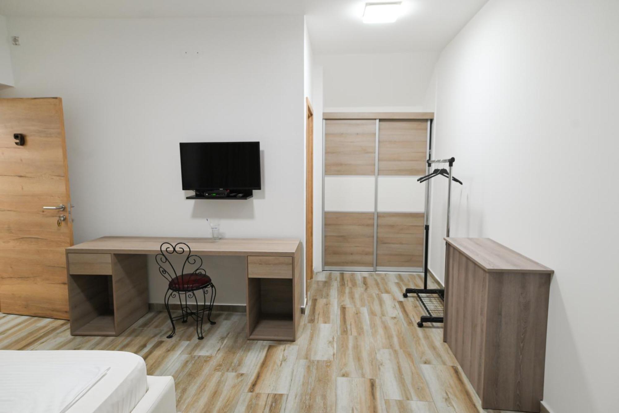 Twenty Park Aparthotel Kikinda ภายนอก รูปภาพ
