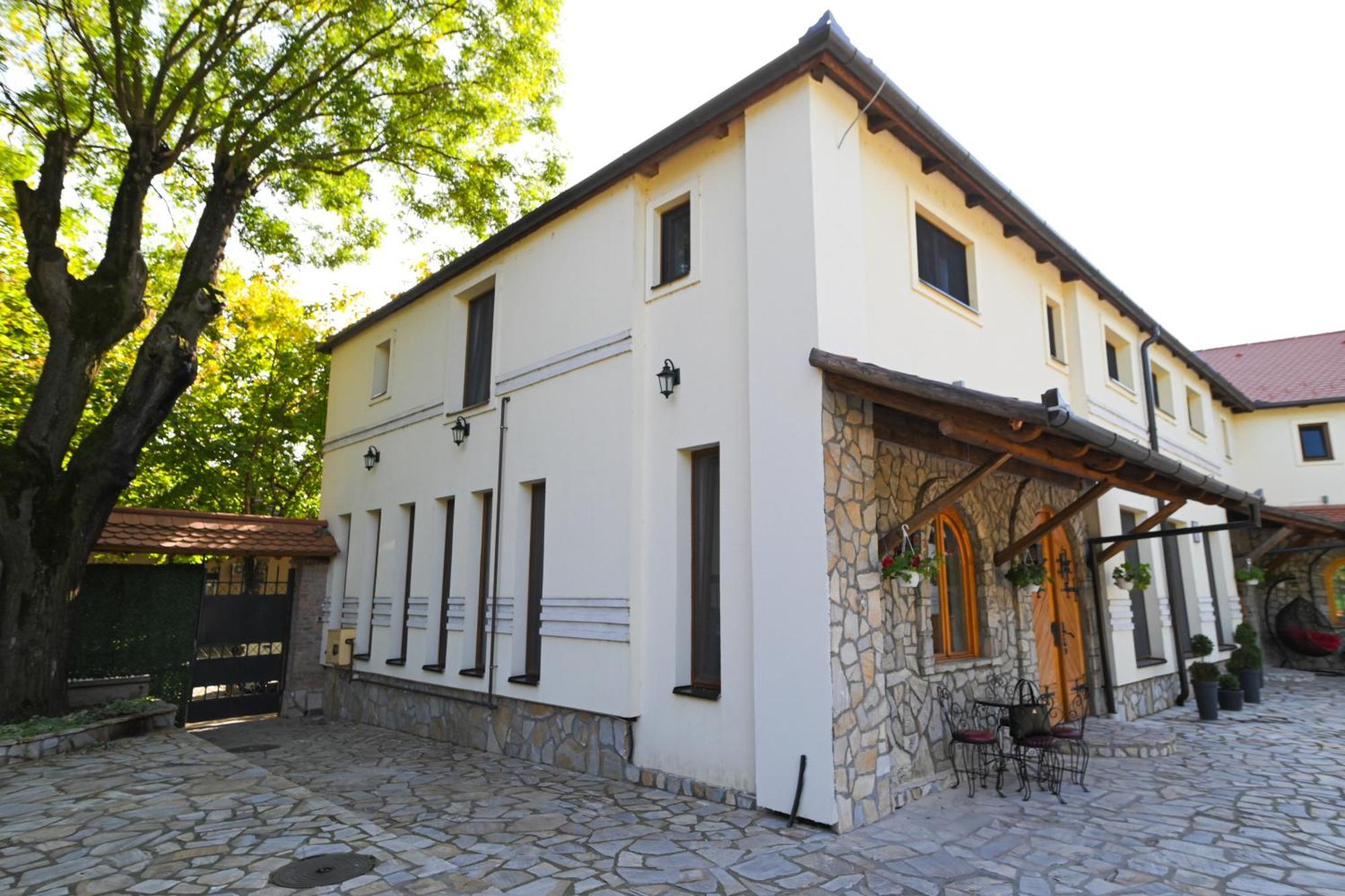 Twenty Park Aparthotel Kikinda ภายนอก รูปภาพ